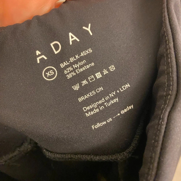 ADAY Breaks On Leggings Black Size XS - Picture 5 of 6